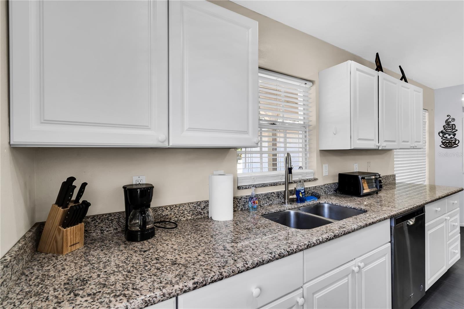 BAHAMA HEIGHTS - Residential Lease