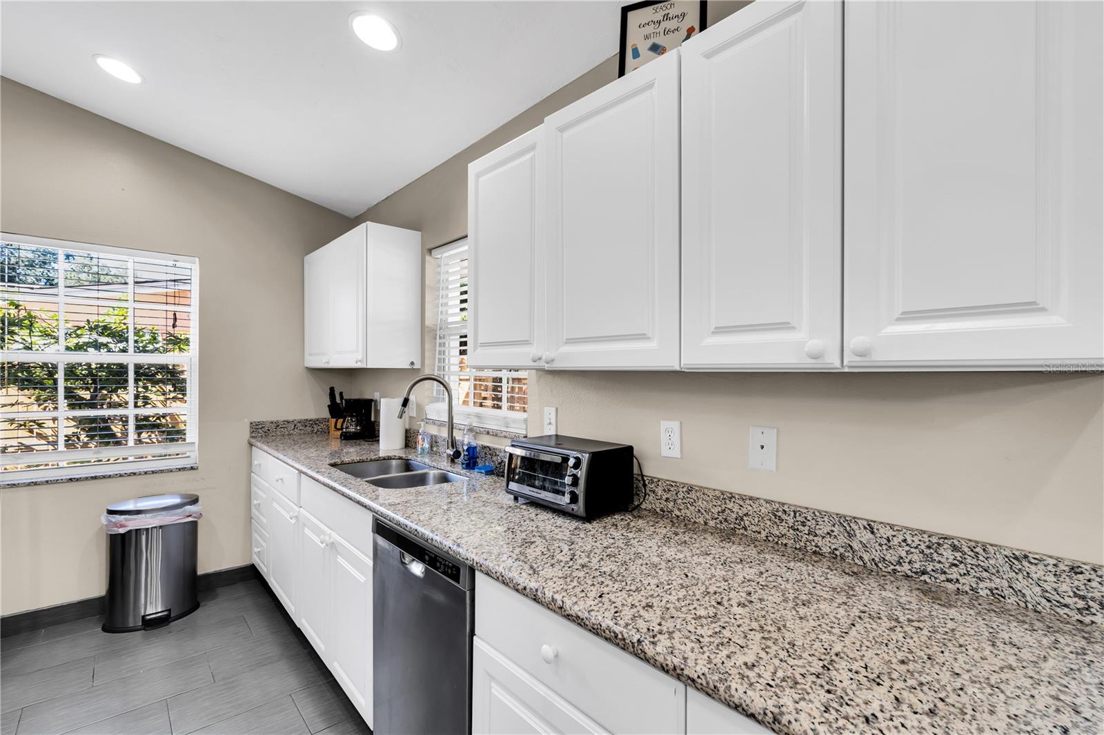 BAHAMA HEIGHTS - Residential Lease