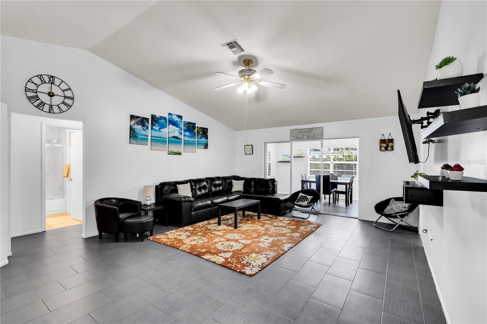 BAHAMA HEIGHTS - Residential Lease