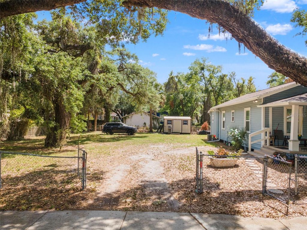 Photo of 1011 E 24th Avenue, Tampa, FL 33605 (MLS # TB8493298)