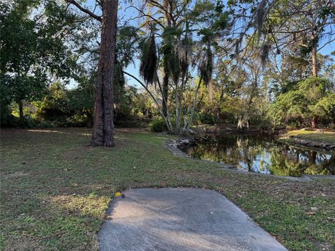 A home in SEMINOLE