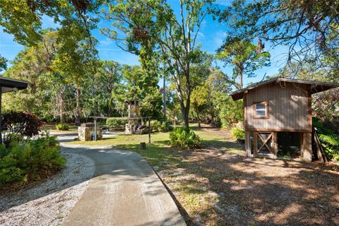 A home in SEMINOLE