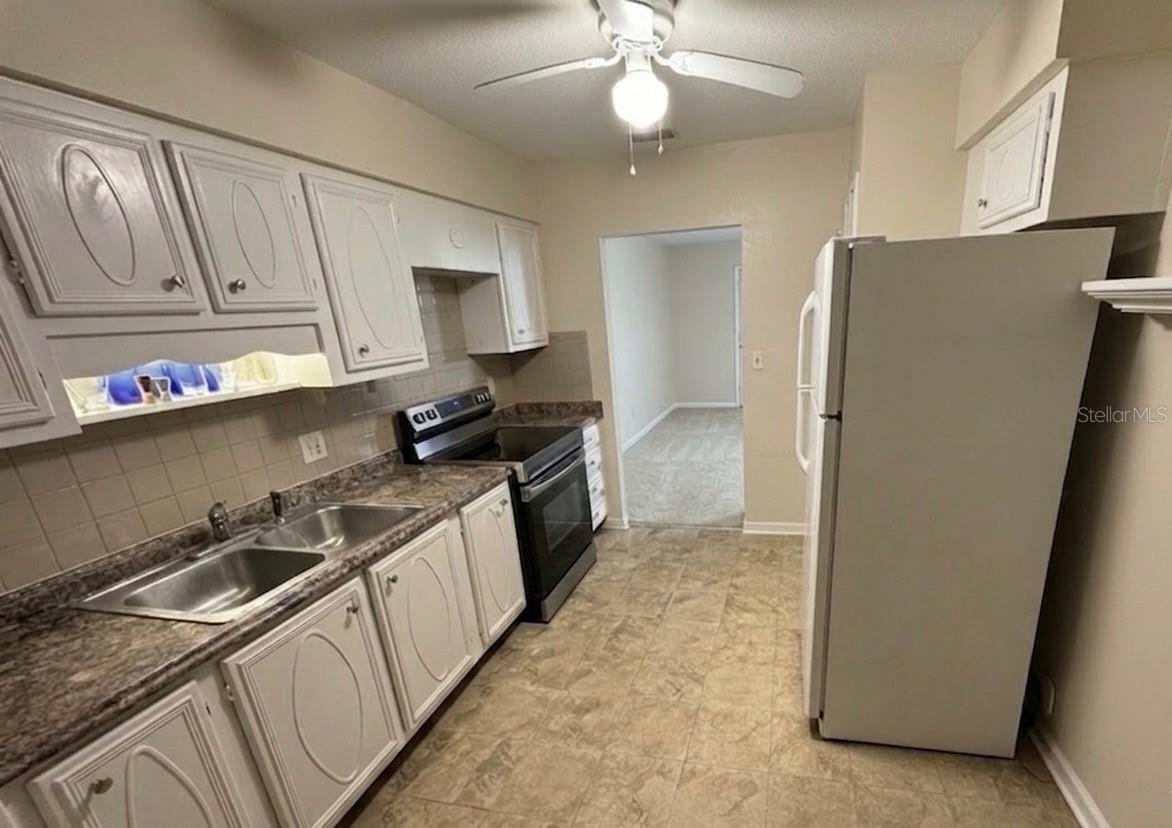 PARKWOOD CONDO - Residential