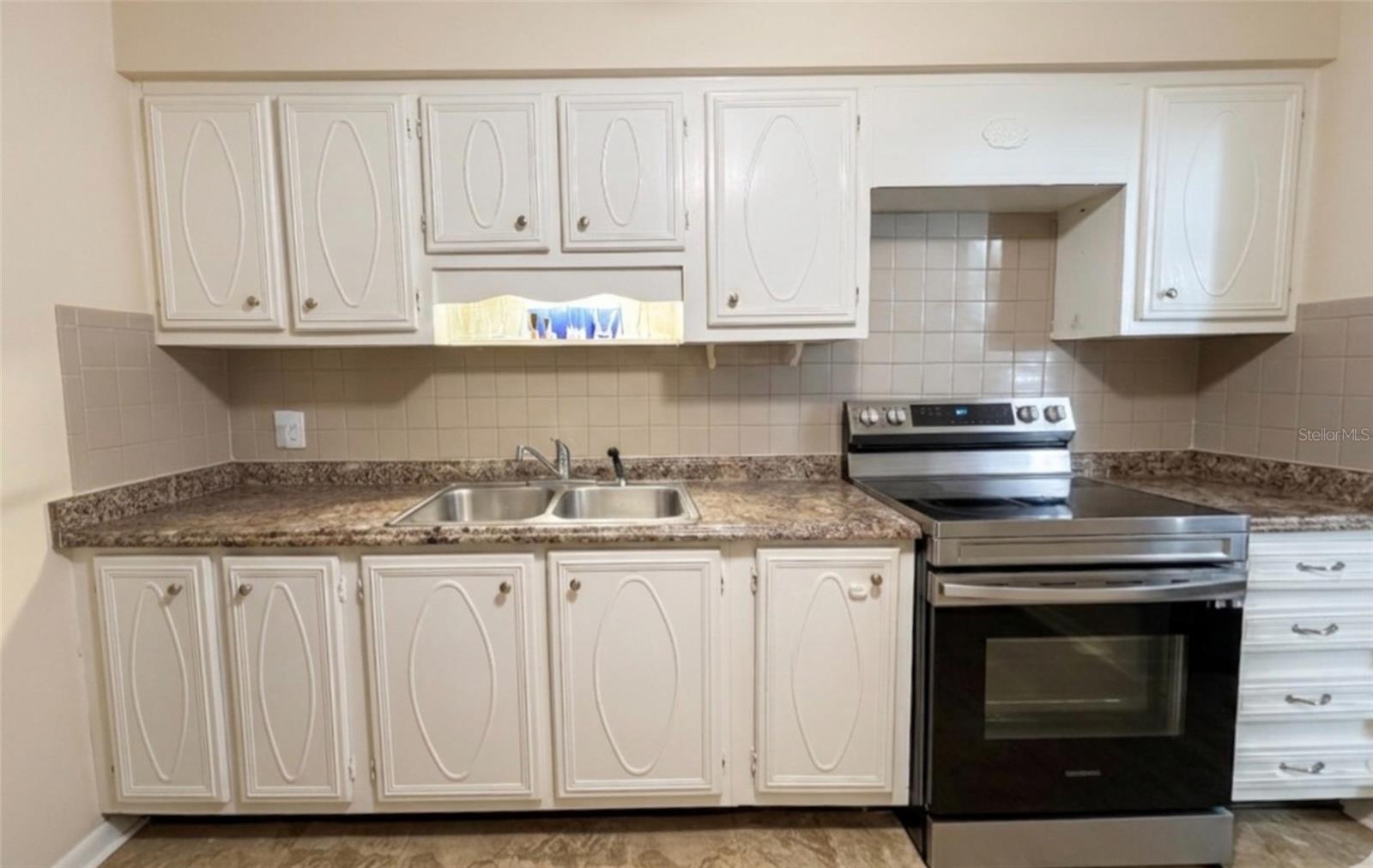 PARKWOOD CONDO - Residential