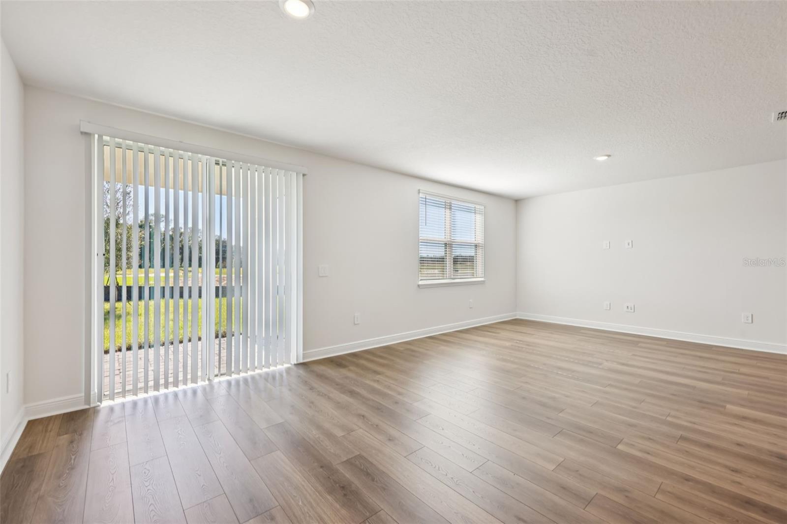 RESERVES AT HAMMOCK OAKS PHASE 1A - Residential