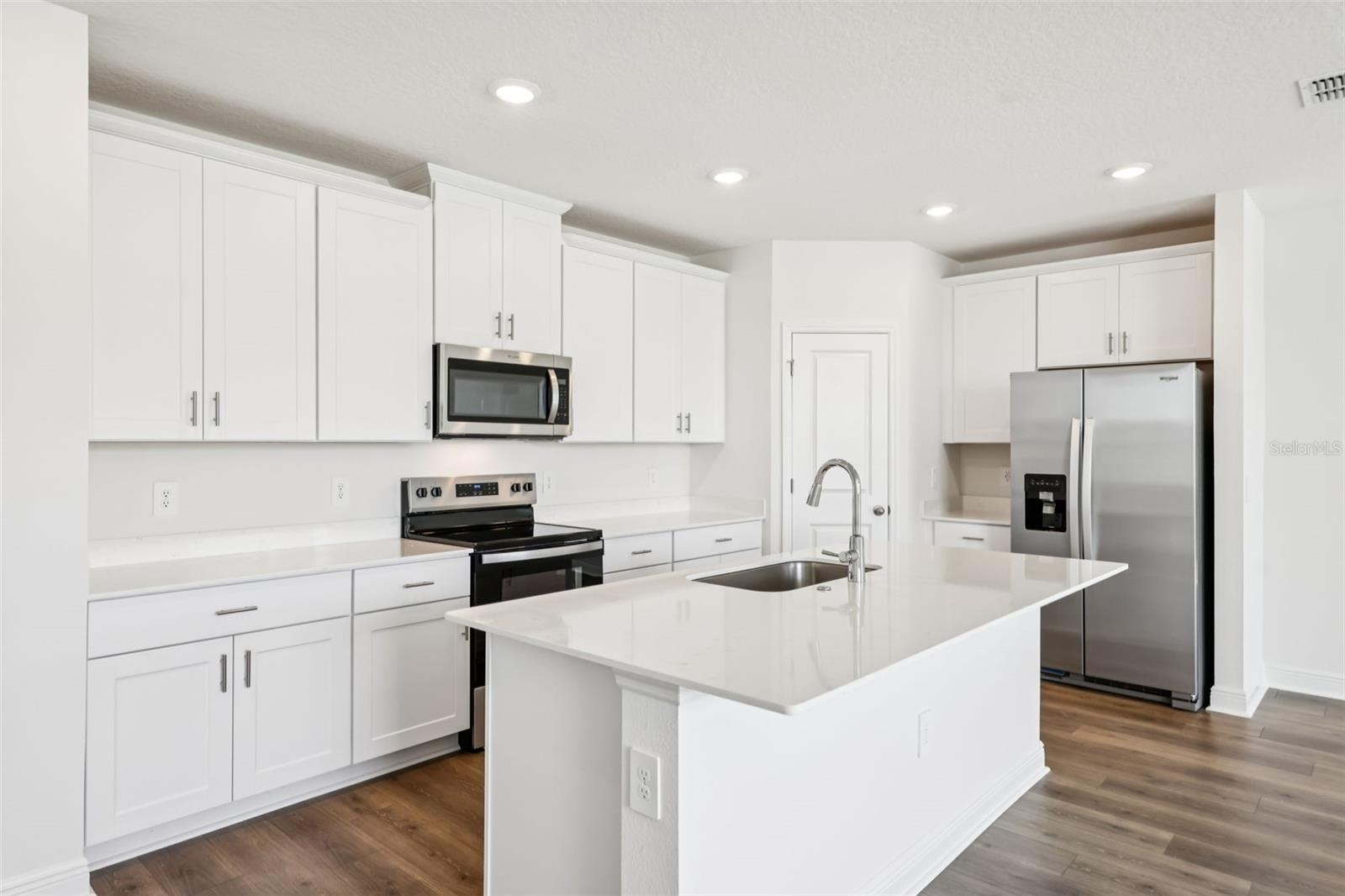 RESERVES AT HAMMOCK OAKS PHASE 1A - Residential