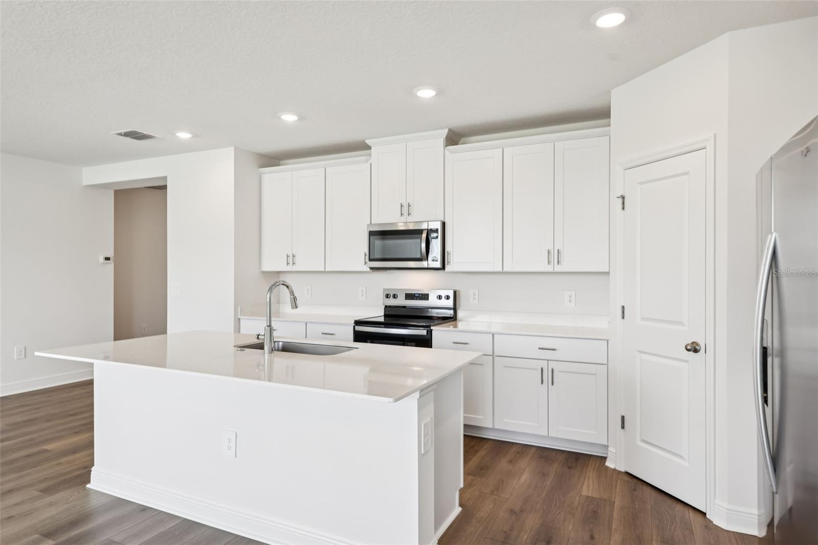 RESERVES AT HAMMOCK OAKS PHASE 1A - Residential