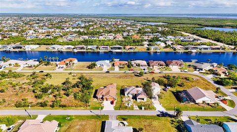 A home in PORT CHARLOTTE