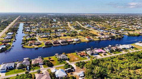 A home in PORT CHARLOTTE