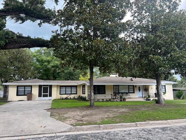 Welcome to your ideal home in the heart of Wauchula! This lovely 4-bedroom, 3-bathroom home blends modern comfort with small-town appeal. Inside, enjoy generous living spaces, a bright kitchen, a versatile layout-including a mother-in-law suite that could be used for extra income! Outside, the private back yard offers space to entertain or relax with a back porch, and beautiful tall trees making this home perfect for any gatherings with family and friends. Don't wait and call to schedule a showing!