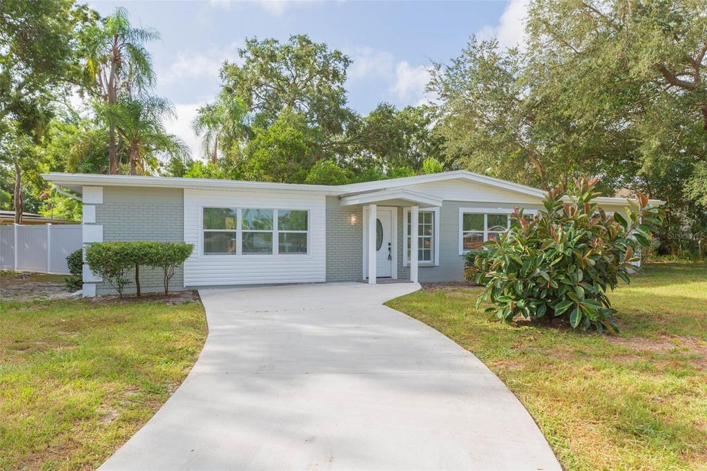 Photo of 4507 Tarpon Drive, Tampa, FL 33617 (MLS # TB8435419)