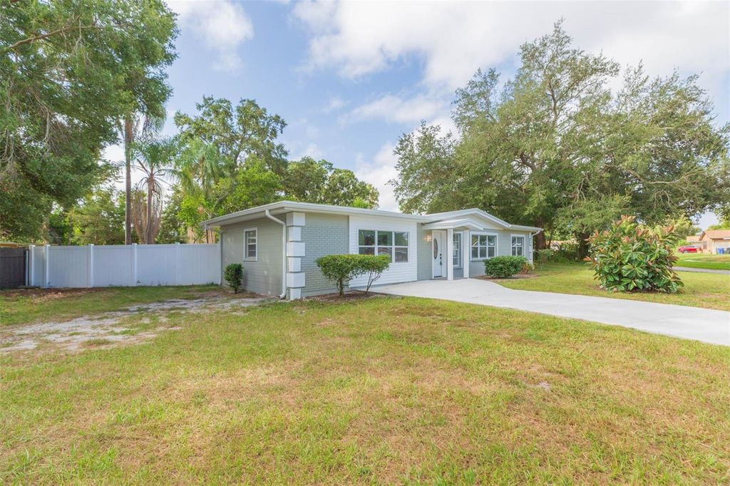 Photo of 4507 Tarpon Drive, Tampa, FL 33617 (MLS # TB8435419)