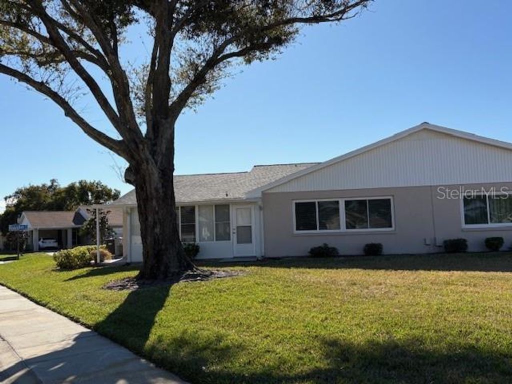 Photo of 326 Grayston Place #125, Sun City Center, FL 33573 (MLS # TB8468903)