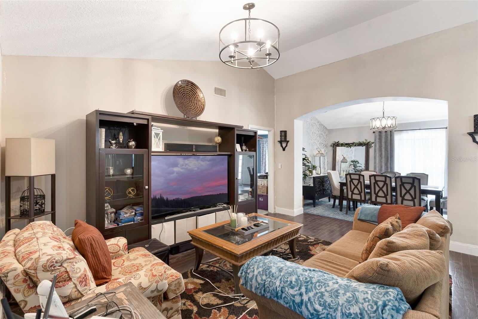 10711 LAKE HILL DRIVE