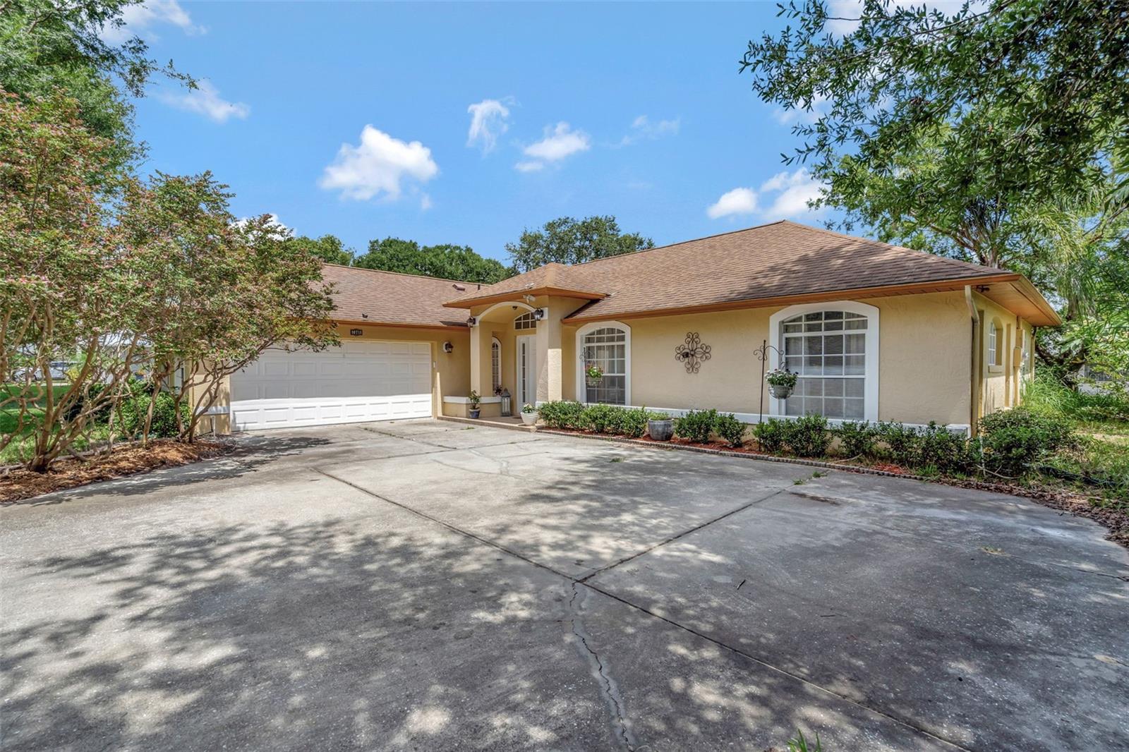 10711 LAKE HILL DRIVE