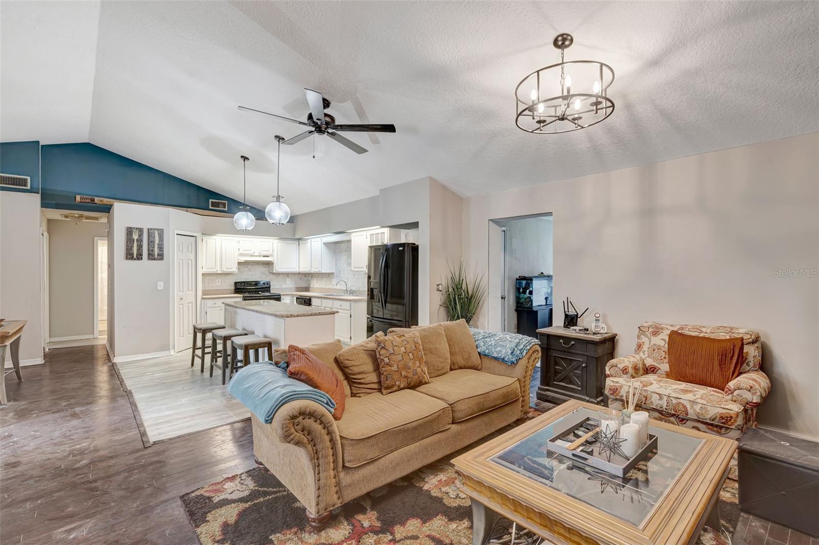 10711 LAKE HILL DRIVE