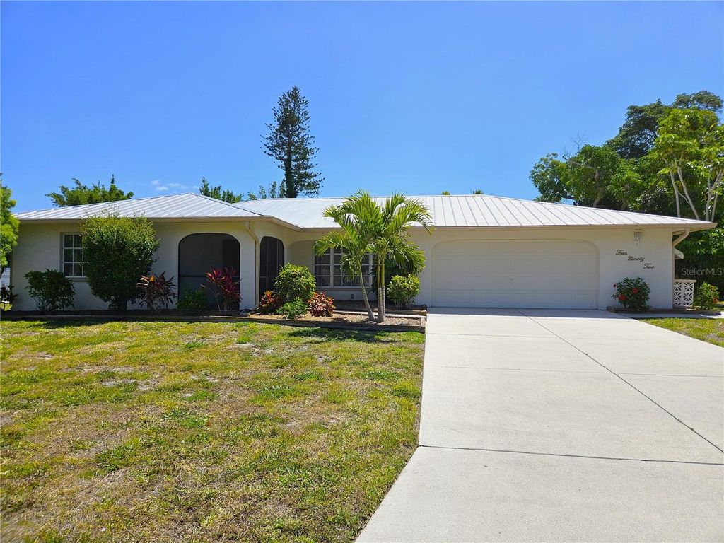 Photo of 492 E Shade Drive, Venice, FL 34293 (MLS # N6143395)