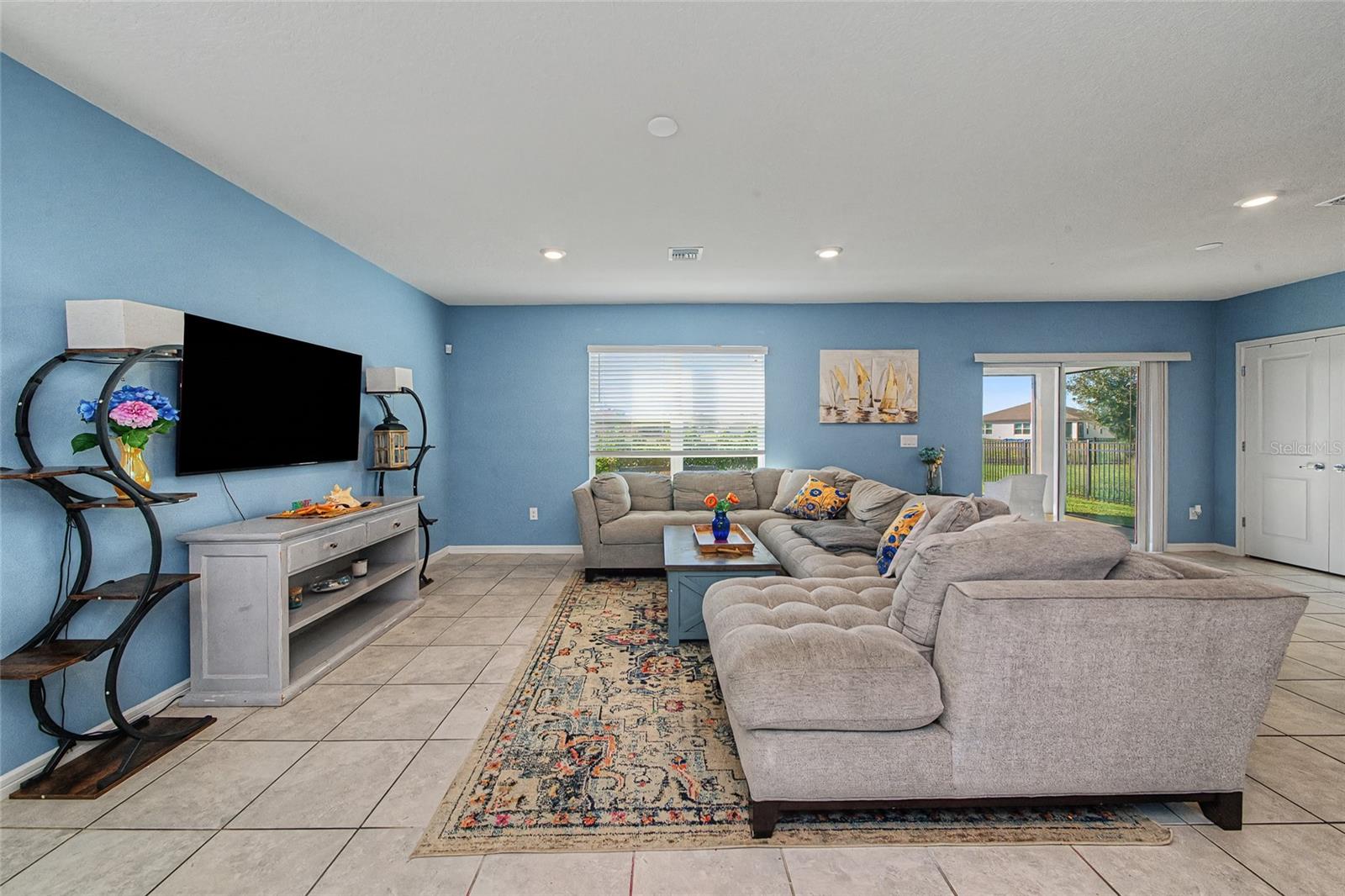 8982 ROYAL RIVER CIRCLE