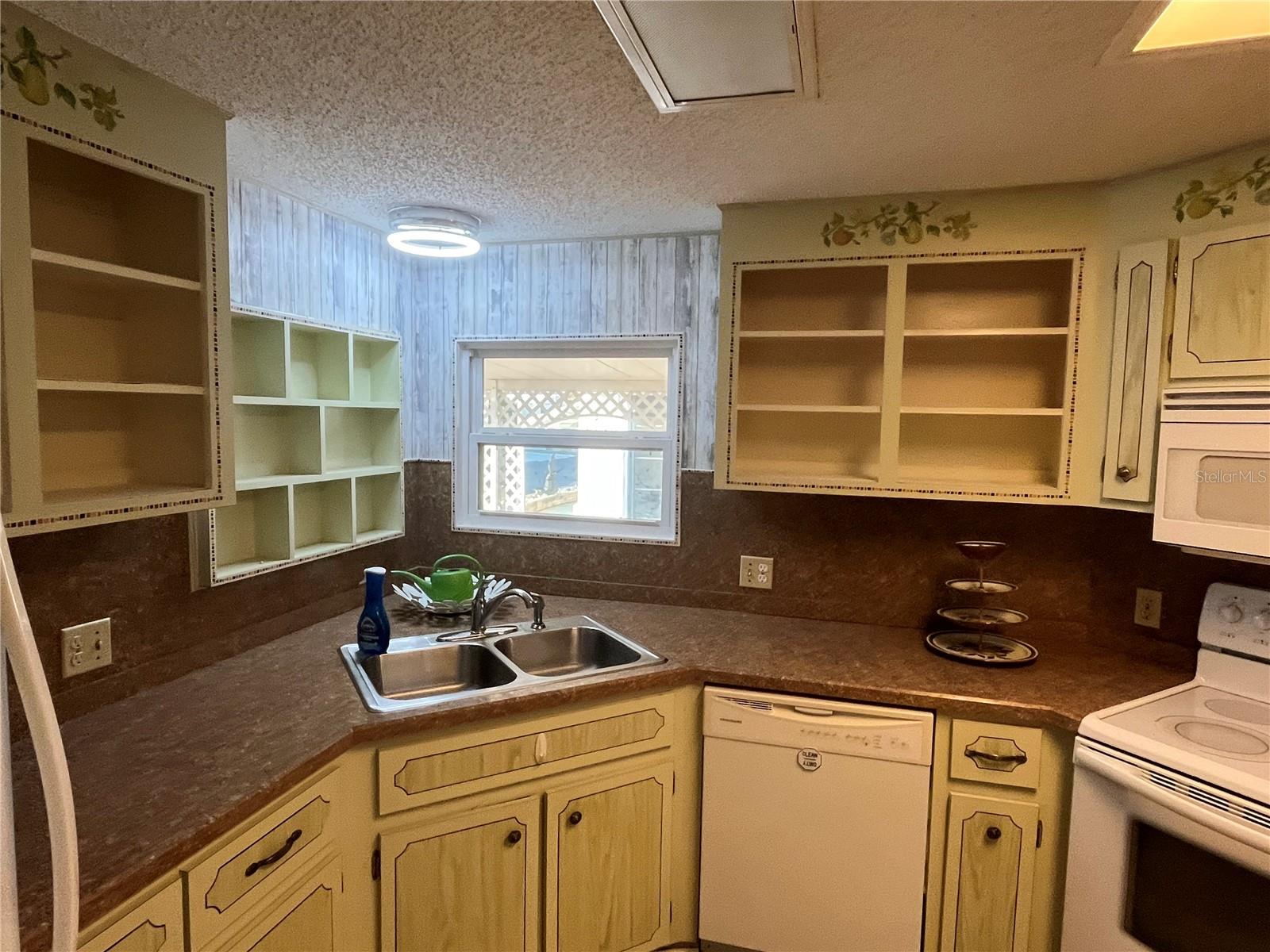 VENICE ISLE - Residential