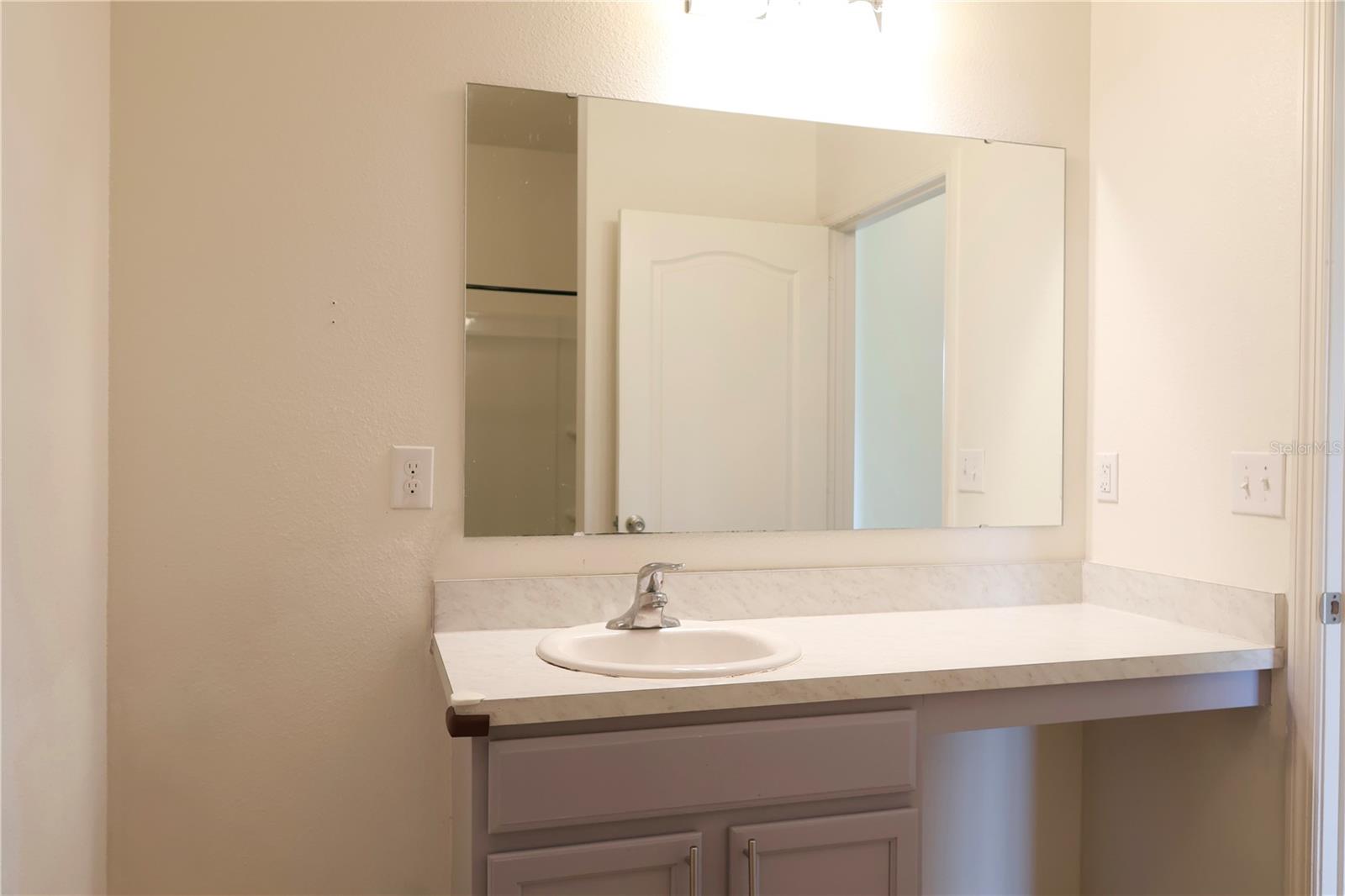 CARRIAGE HILL - Residential Lease