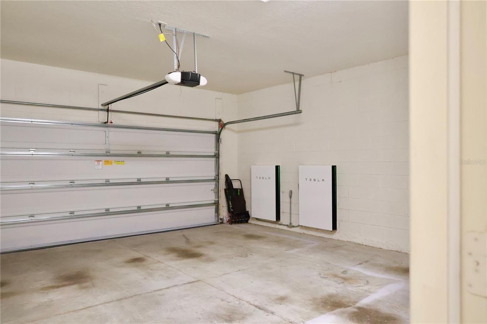 CARRIAGE HILL - Residential Lease