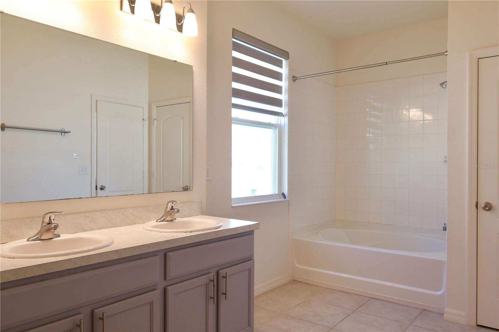 CARRIAGE HILL - Residential Lease