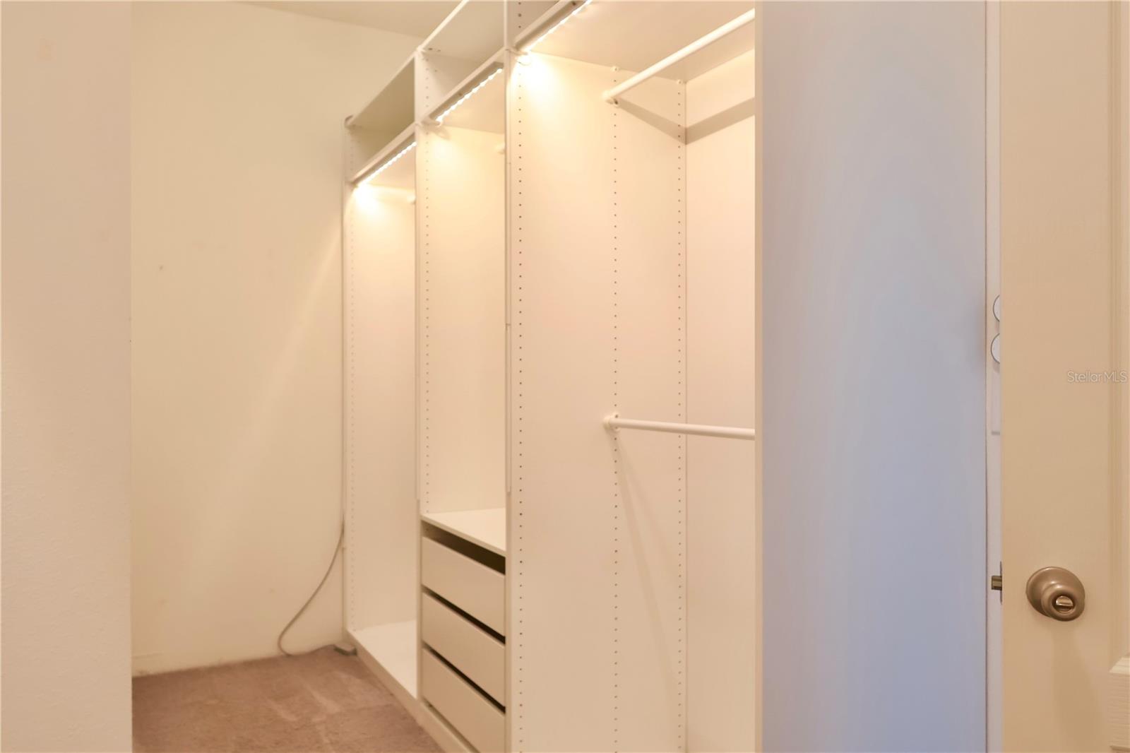 CARRIAGE HILL - Residential Lease