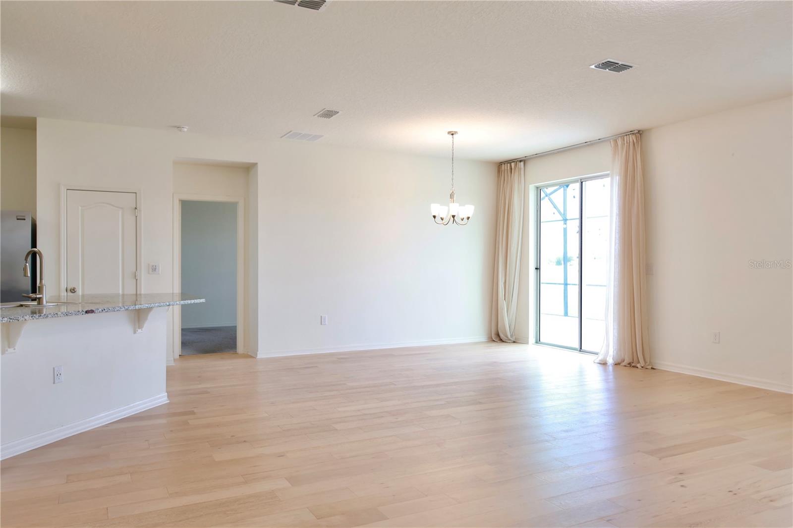 CARRIAGE HILL - Residential Lease