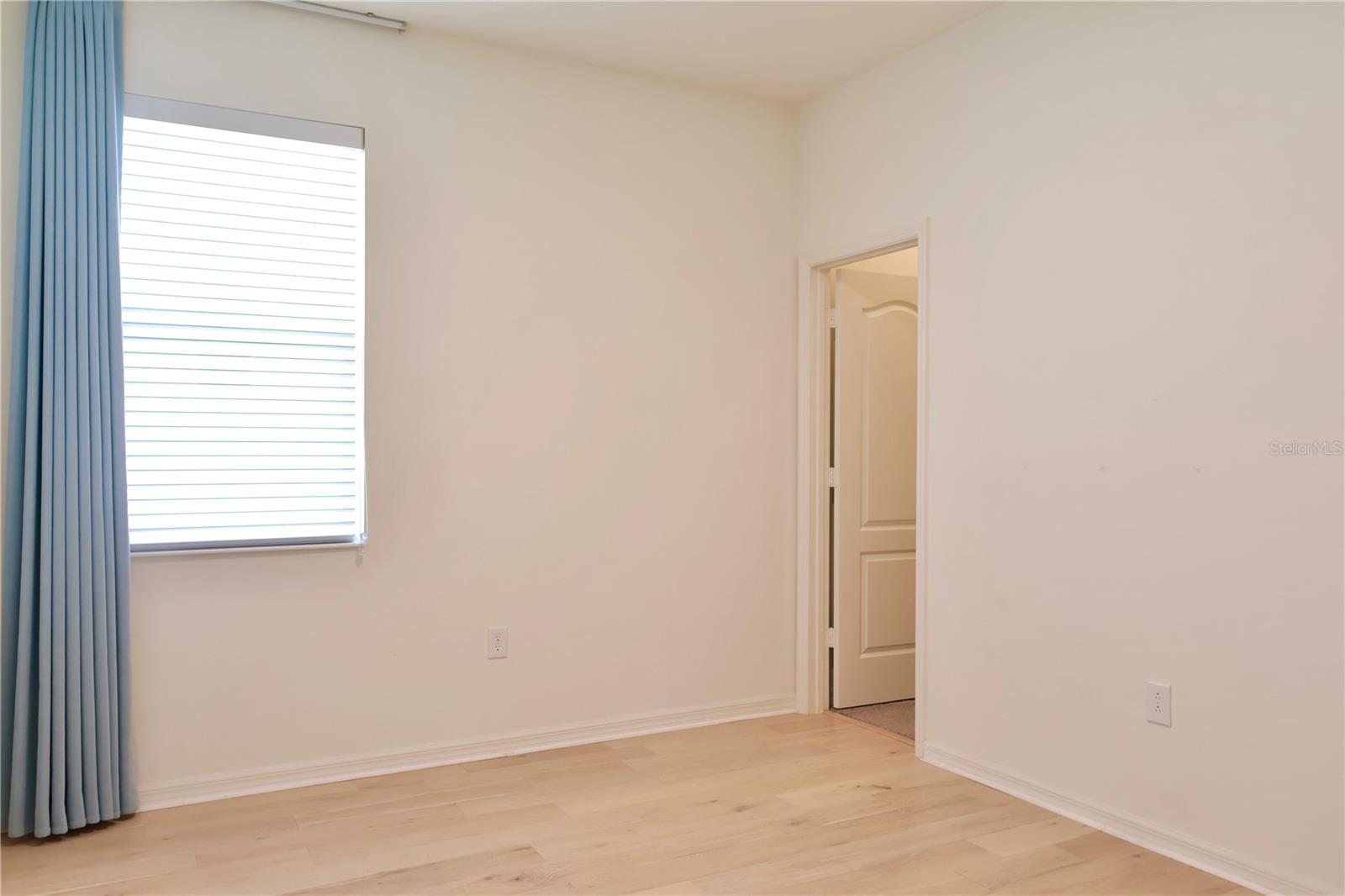 CARRIAGE HILL - Residential Lease