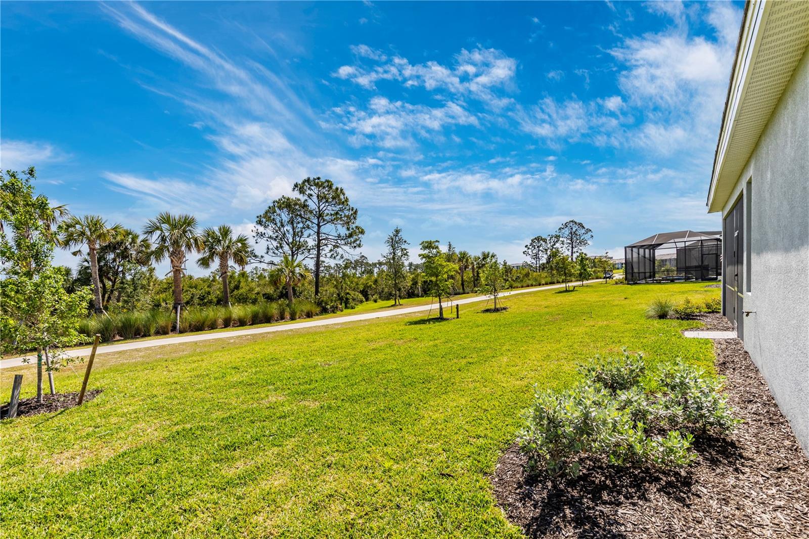 WELLEN PARK GOLF & COUNTRY CLUB - Residential Lease