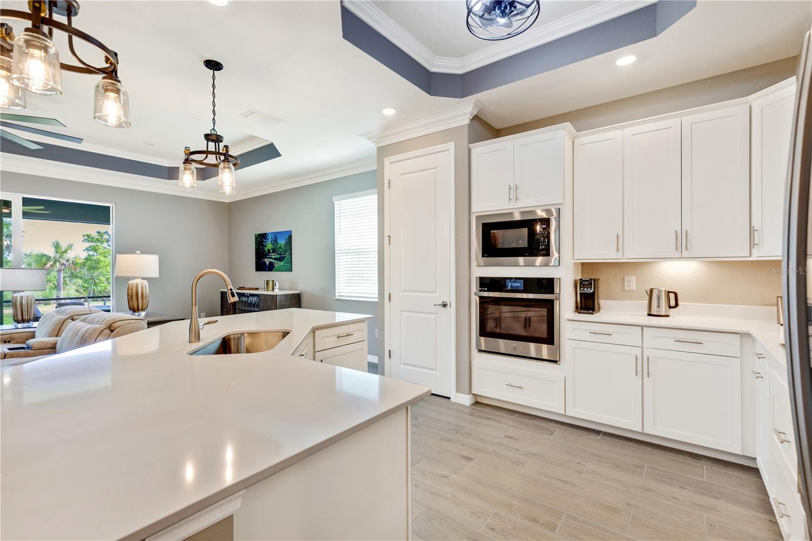 WELLEN PARK GOLF & COUNTRY CLUB - Residential Lease
