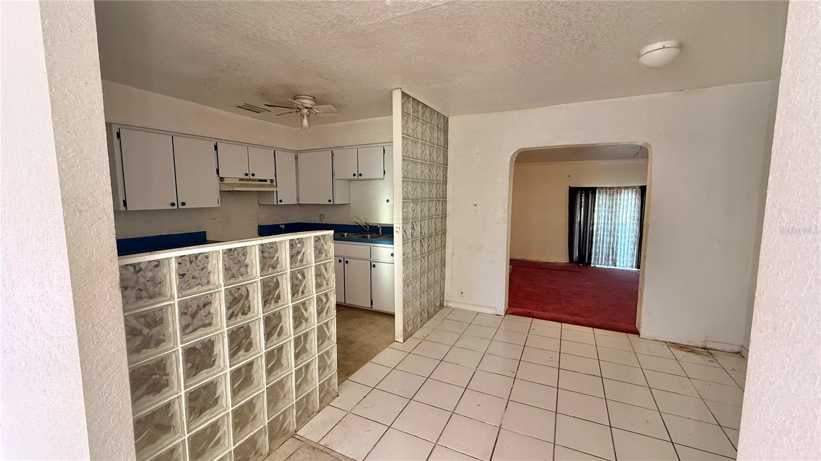 VALENCIA HILLS - Residential