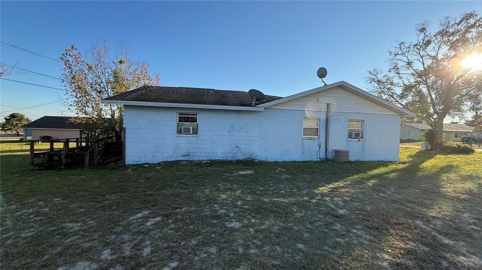 VALENCIA HILLS - Residential