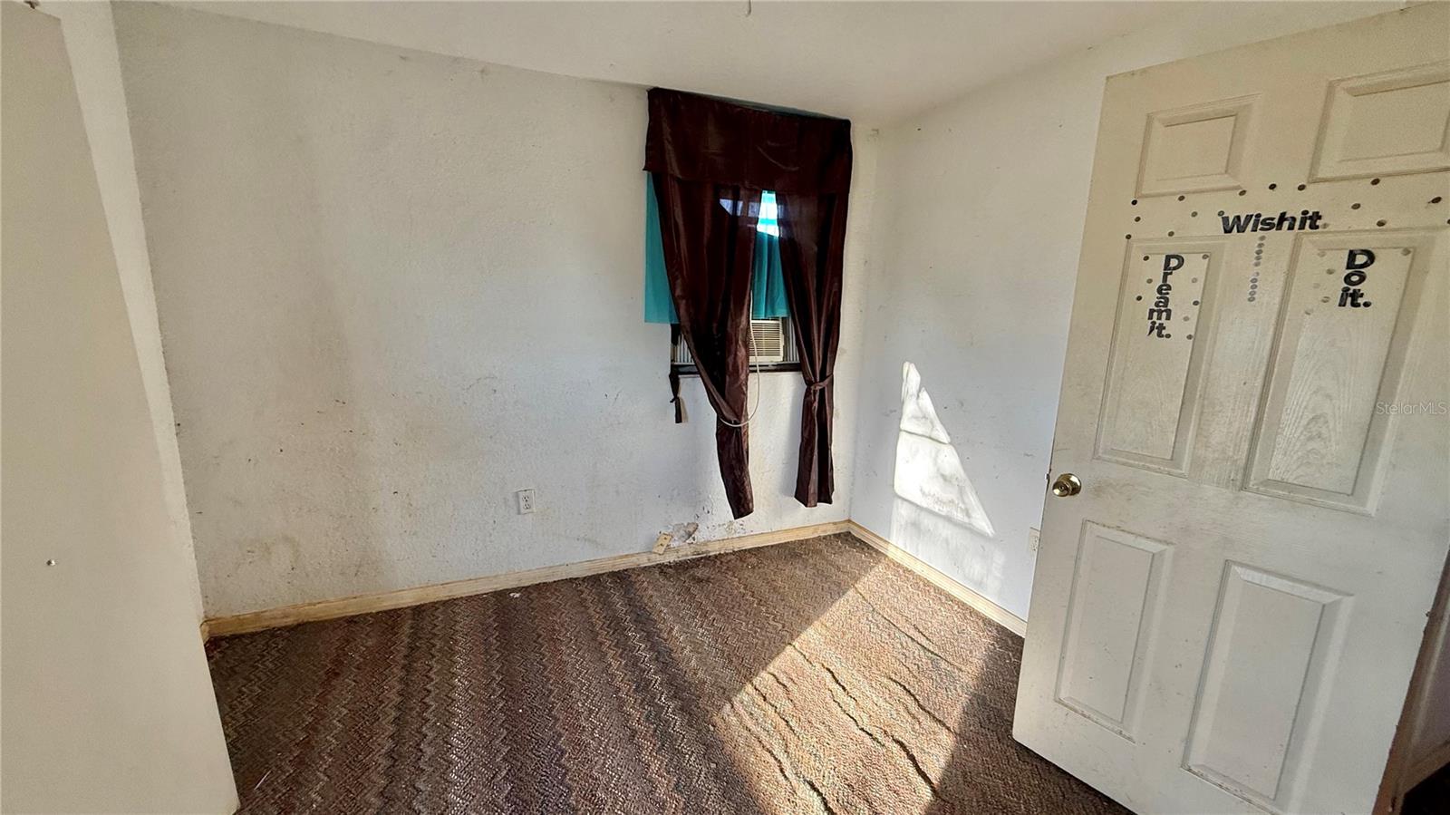 VALENCIA HILLS - Residential