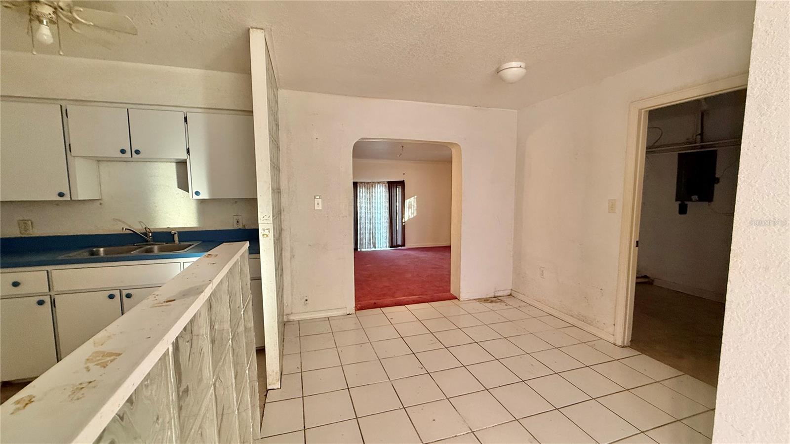 VALENCIA HILLS - Residential