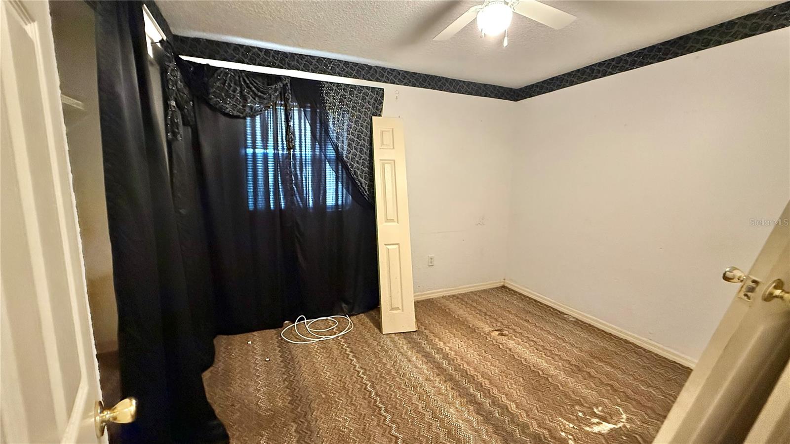 VALENCIA HILLS - Residential