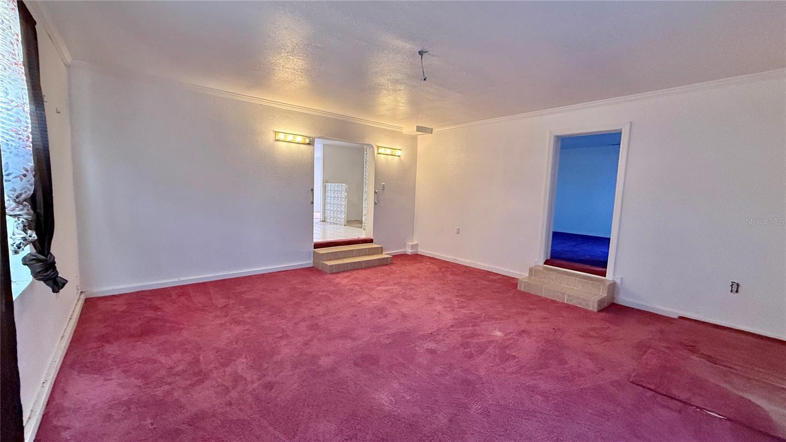 VALENCIA HILLS - Residential