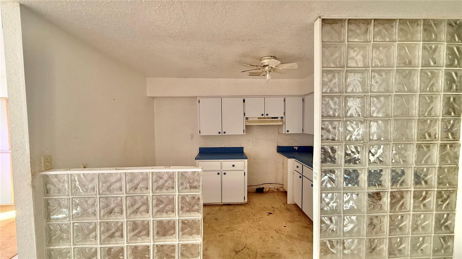 VALENCIA HILLS - Residential