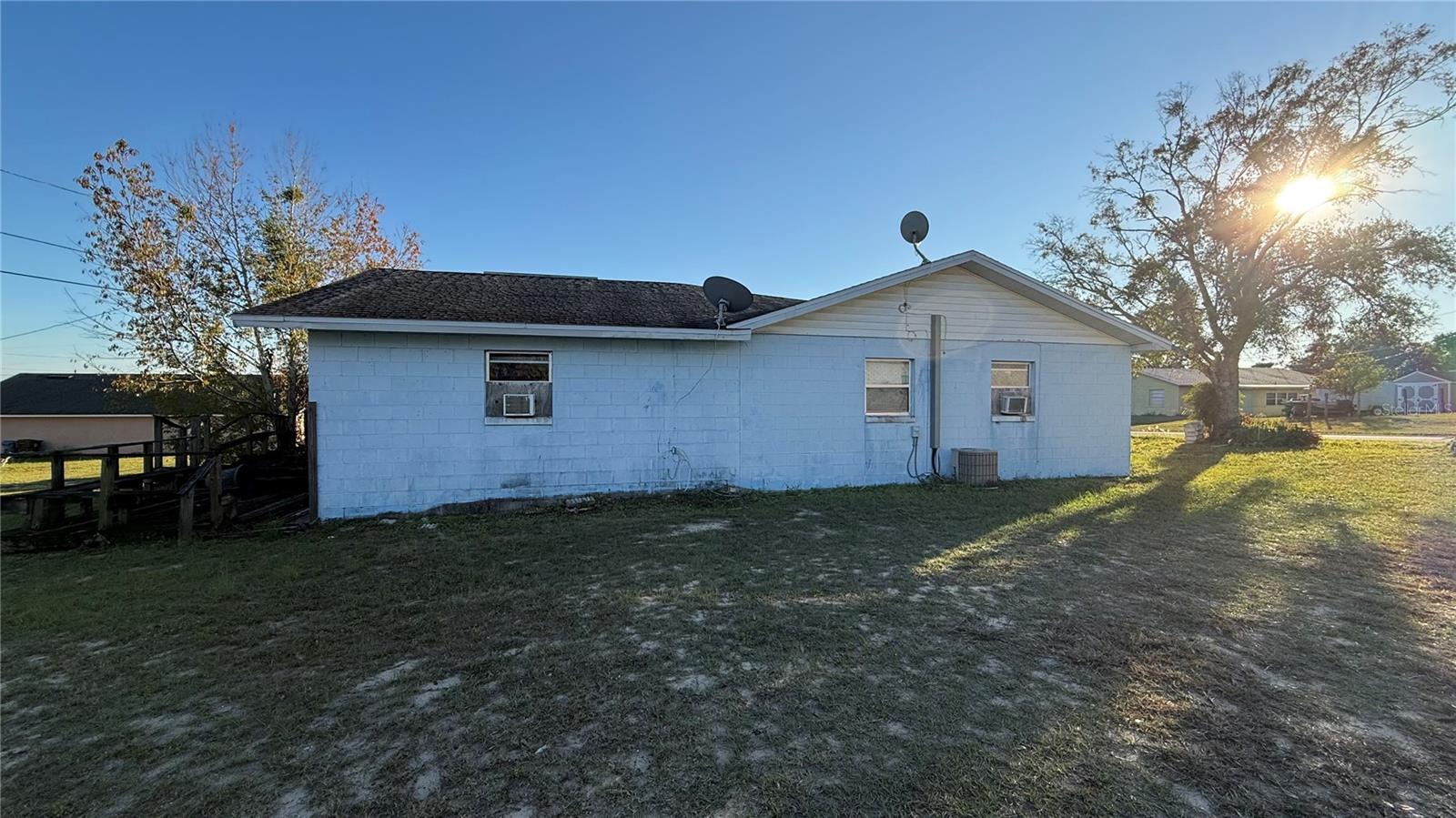 VALENCIA HILLS - Residential