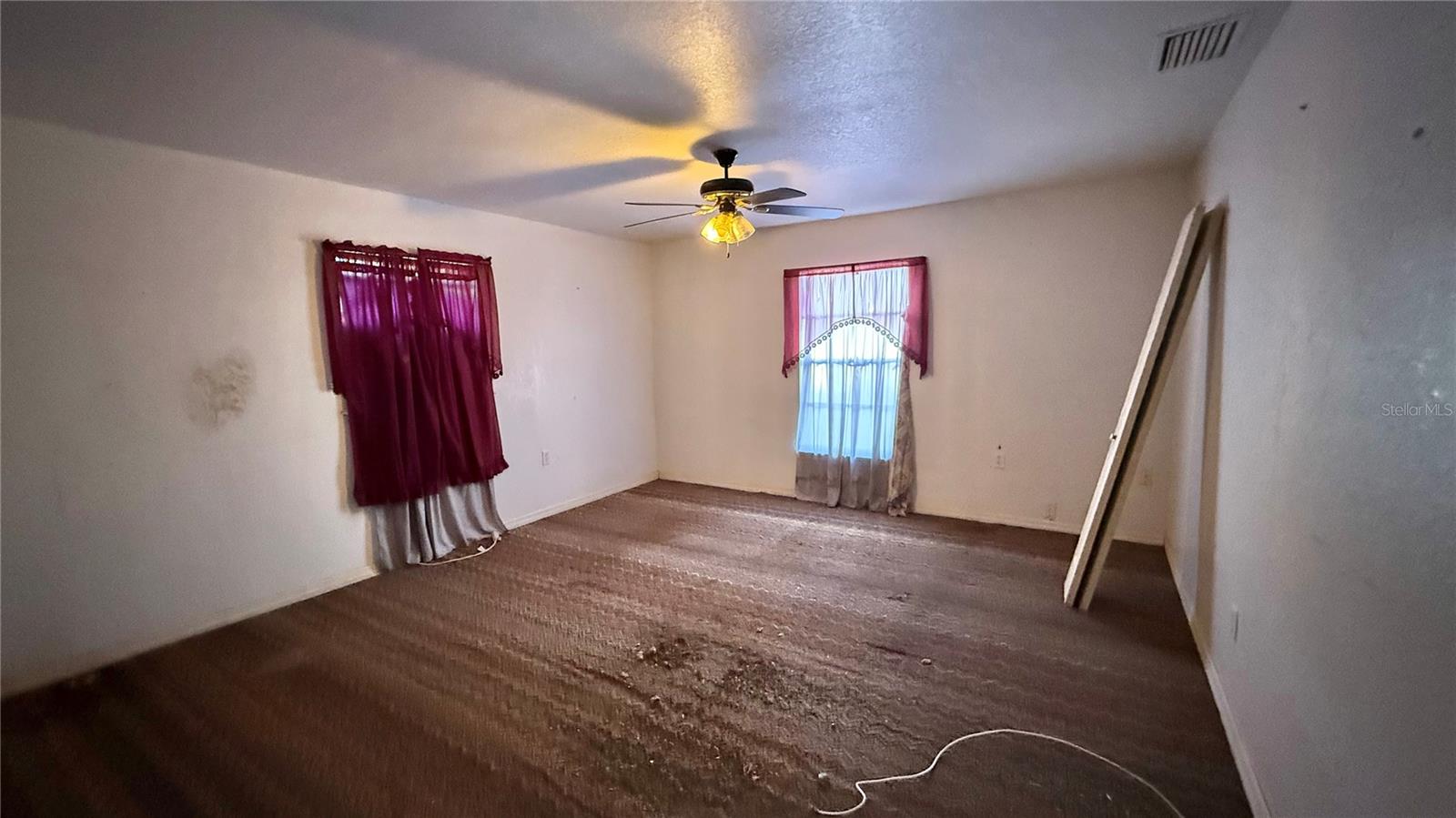 VALENCIA HILLS - Residential