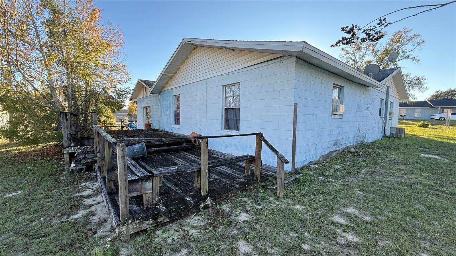 VALENCIA HILLS - Residential