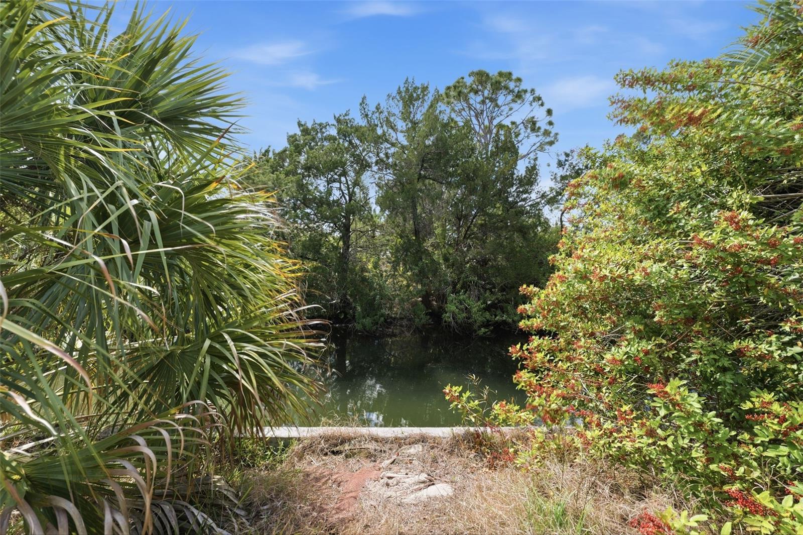 SUNSET ESTATES - Land