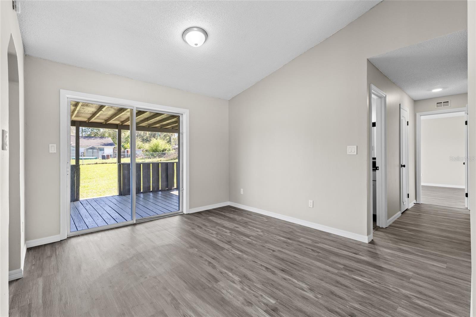 STONE HILL - Residential