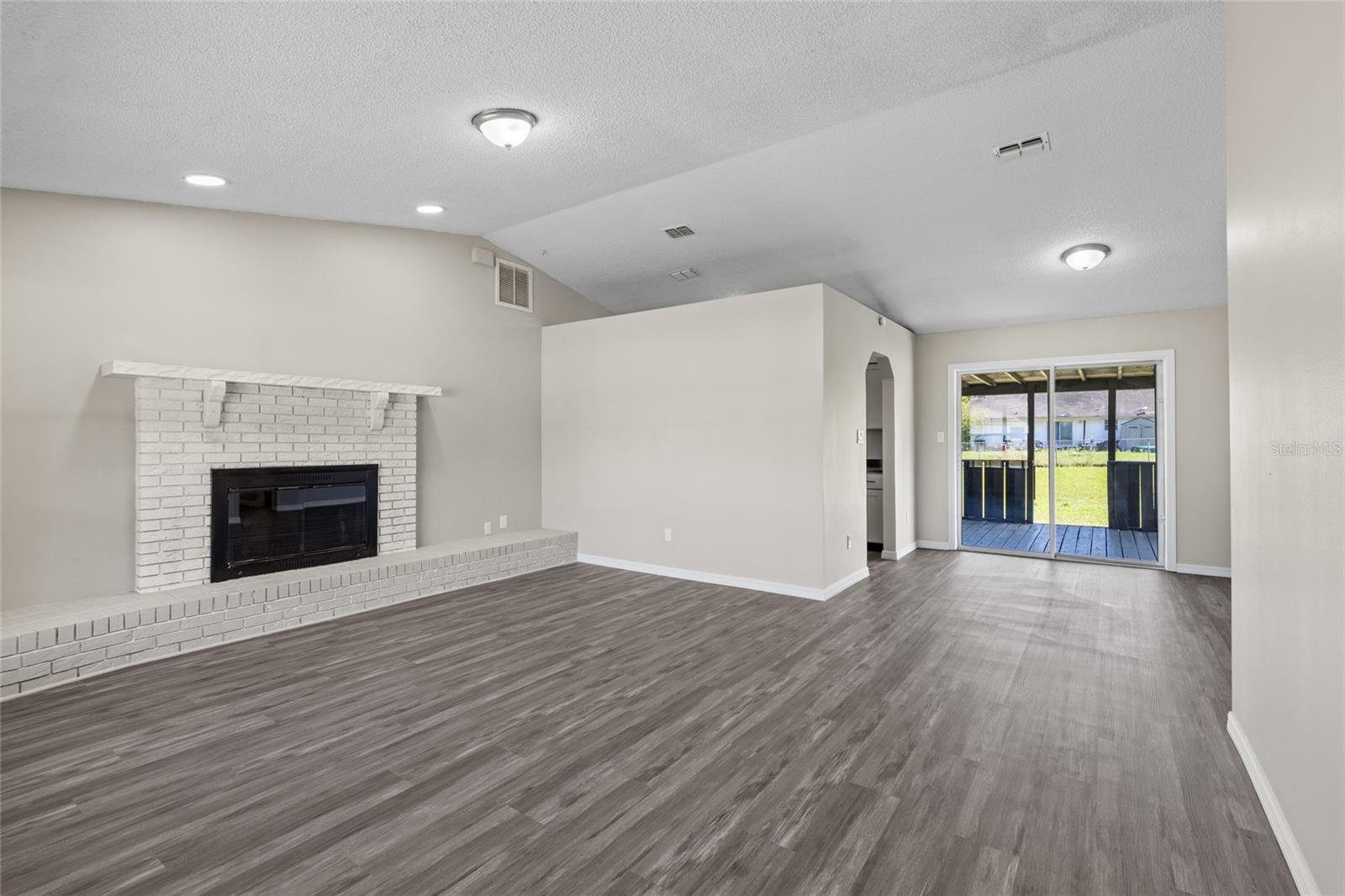 STONE HILL - Residential