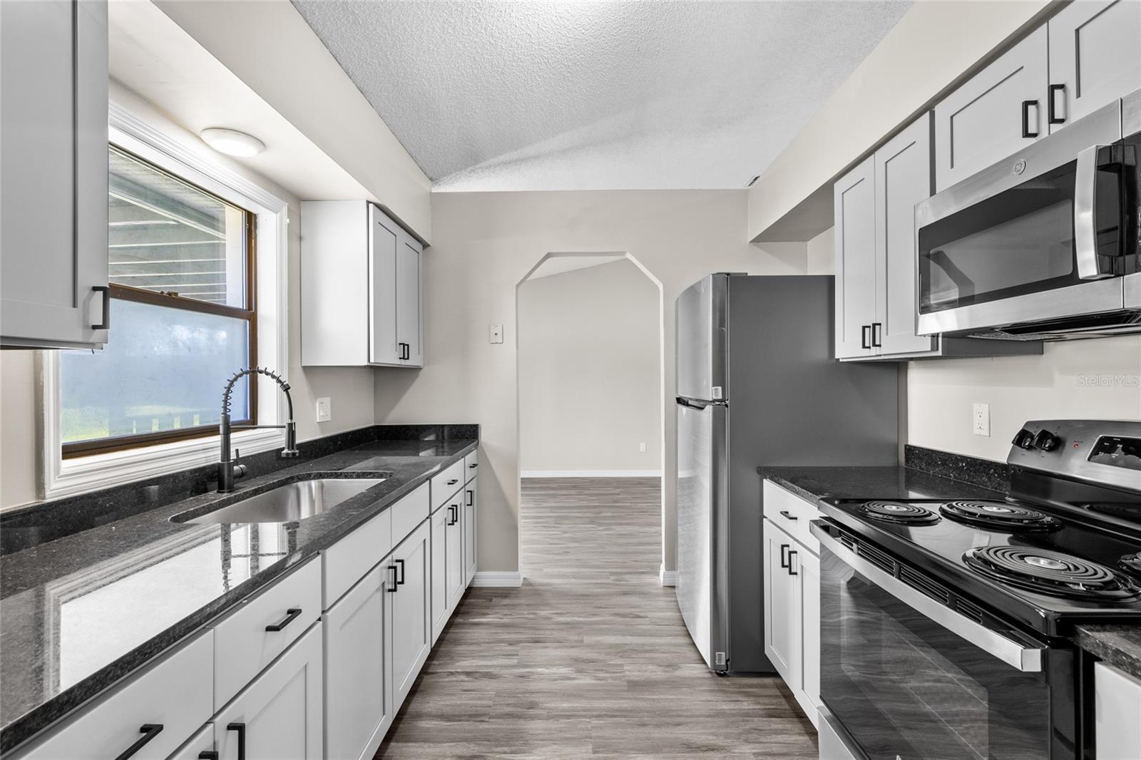 STONE HILL - Residential
