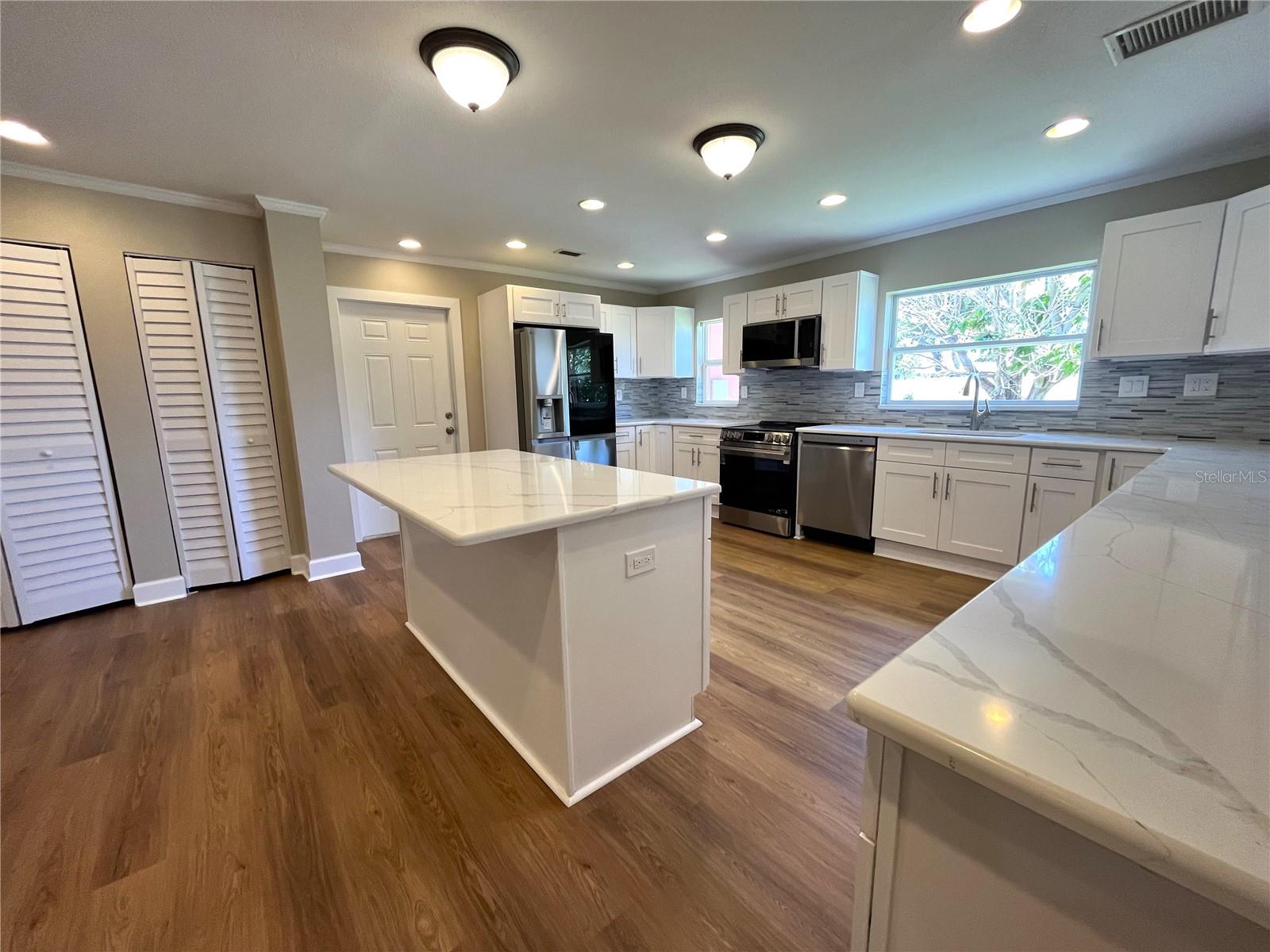 BELLE VISTA SHORES - Residential Lease