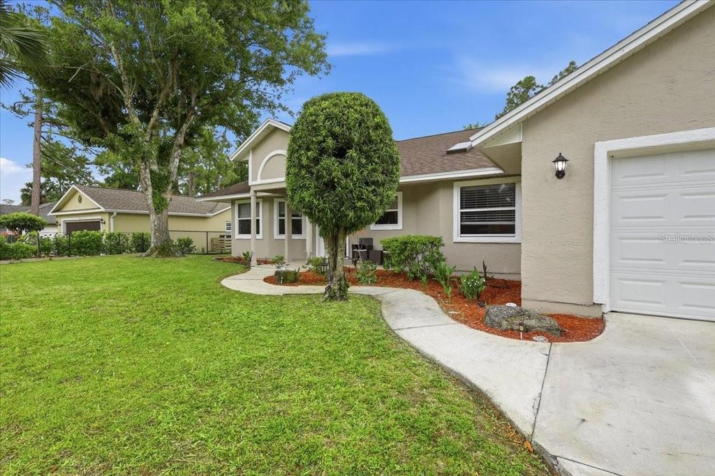 Photo of 17 Putter Drive, Palm Coast, FL 32164 (MLS # FC317719)