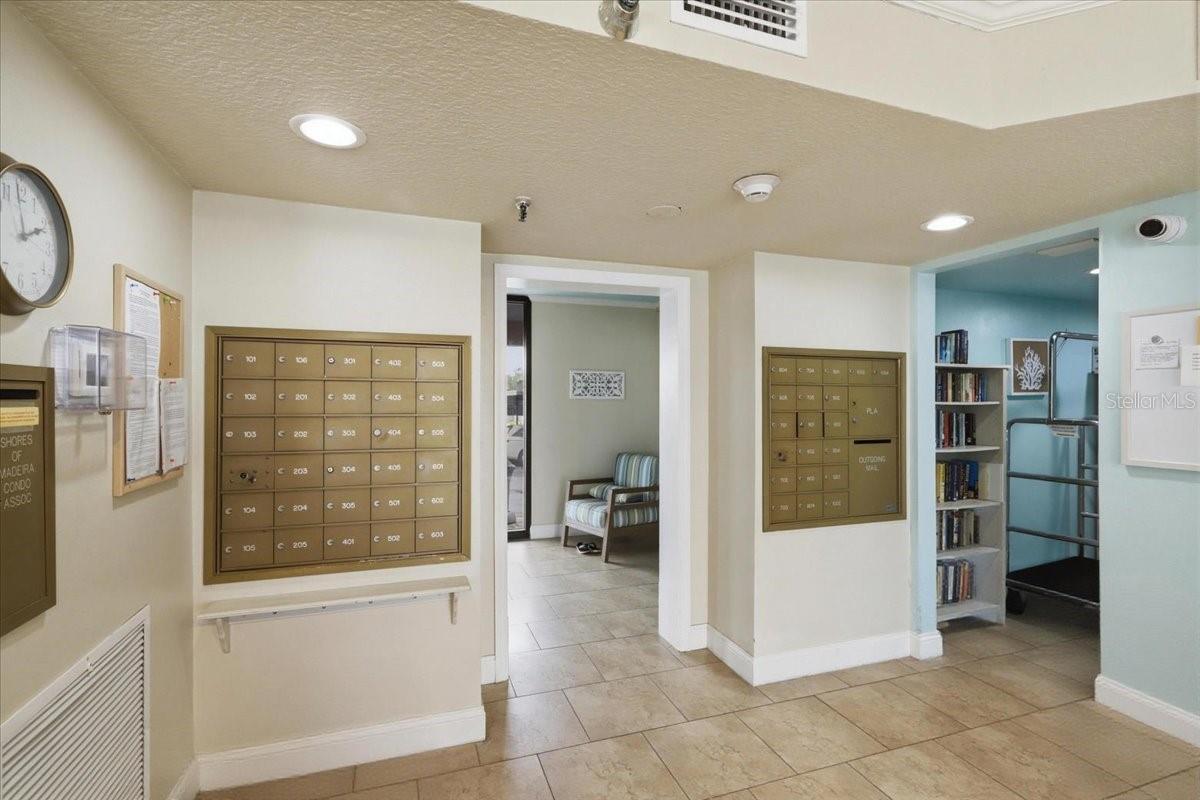 SHORES OF MADEIRA CONDO - Residential