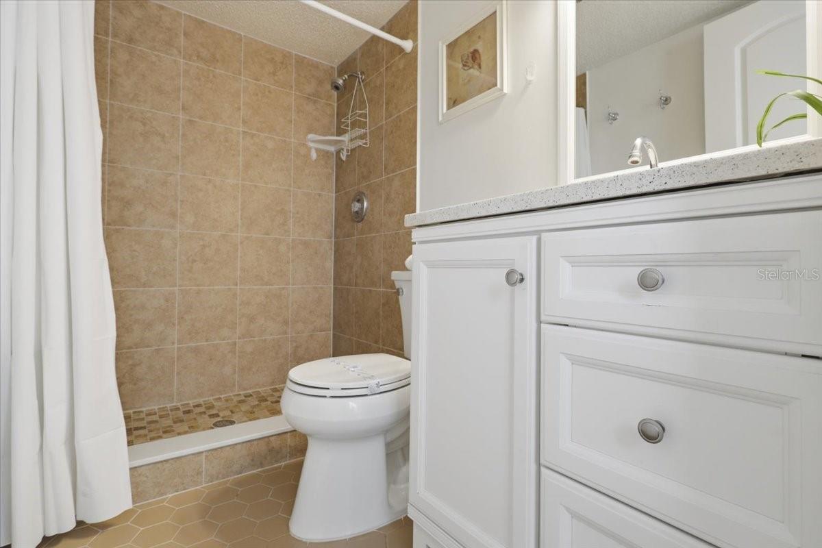 SHORES OF MADEIRA CONDO - Residential