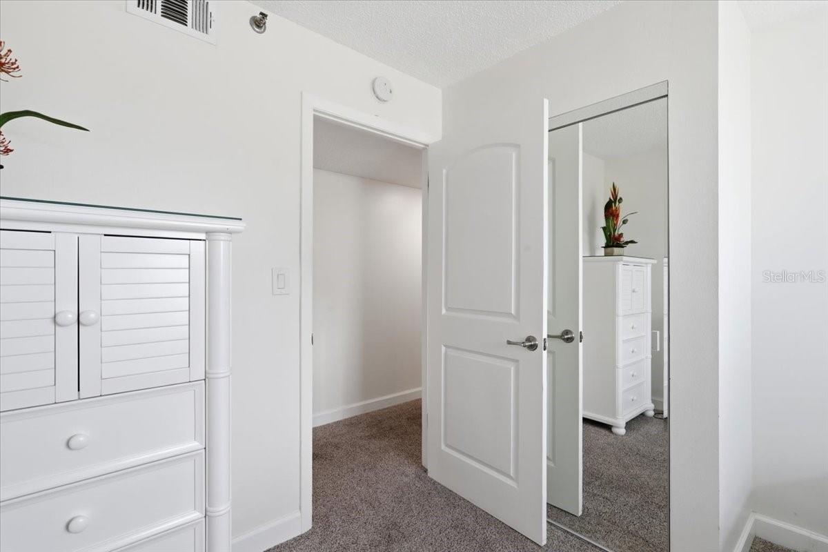 SHORES OF MADEIRA CONDO - Residential